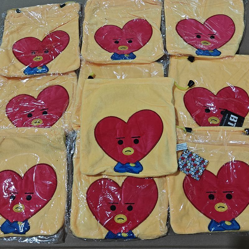 BT21 anime cartoon cute heart  – Travel Accessories Toiletries Bewertung und Preis